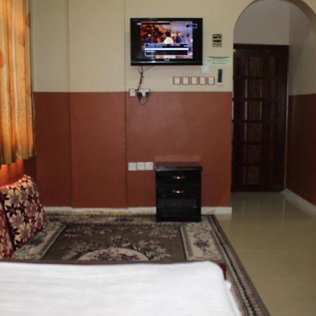 Five Continents Hotel Sur Bagian luar foto