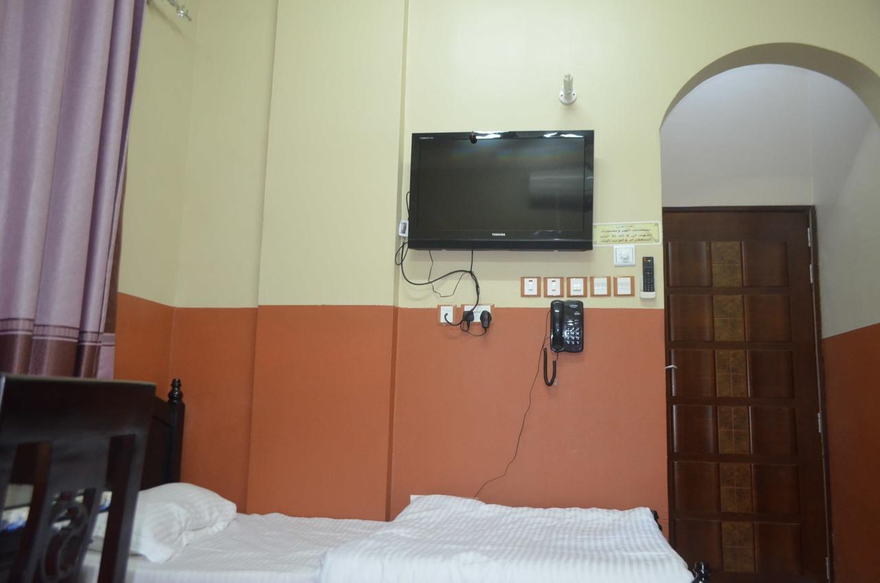 Five Continents Hotel Sur Bagian luar foto