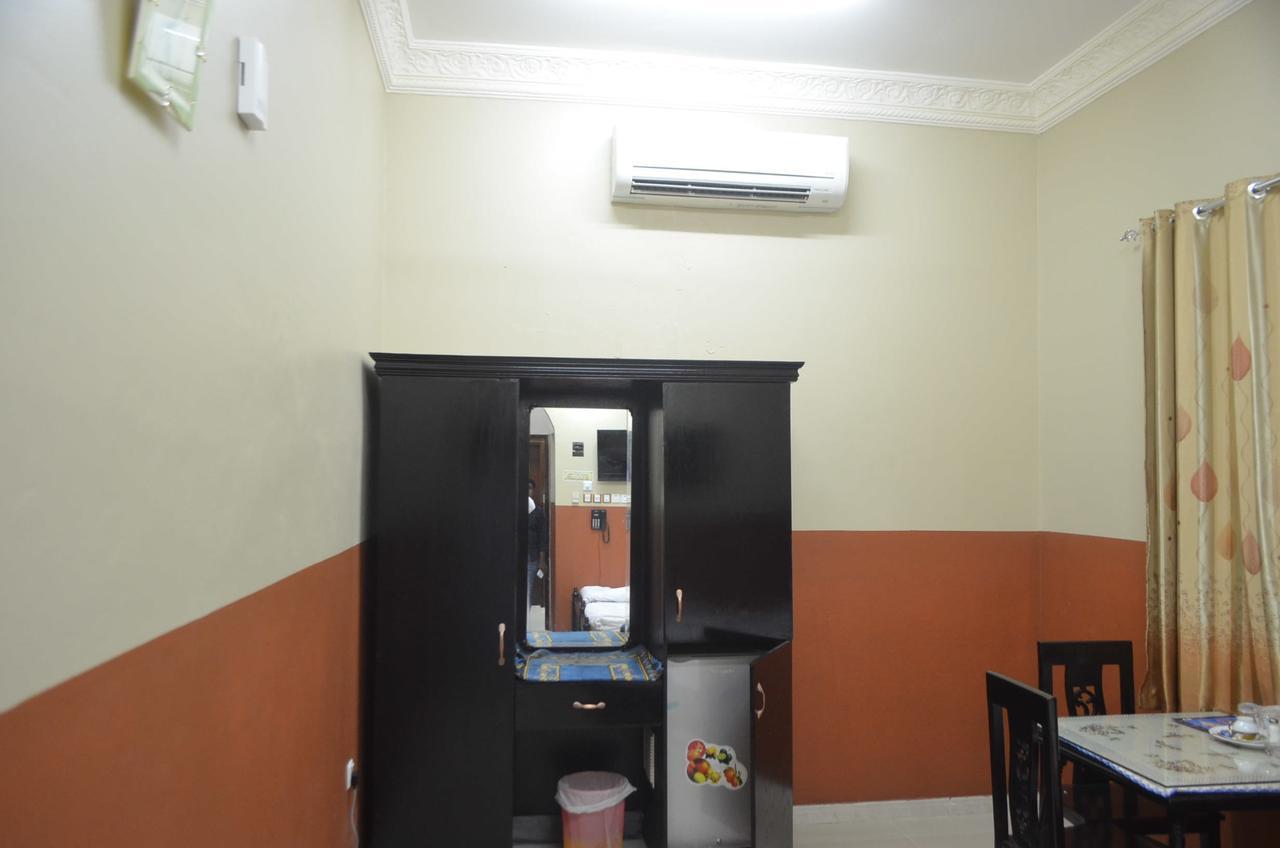 Five Continents Hotel Sur Bagian luar foto